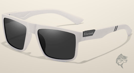 Lunettes de pêche polarisantes à teinte gris fumé, monture blanche mate